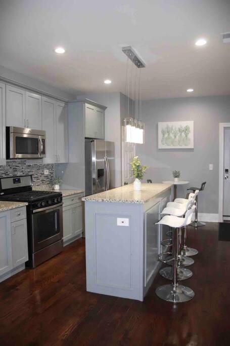 Upscale Apartment Westside Of Chicago Dış mekan fotoğraf